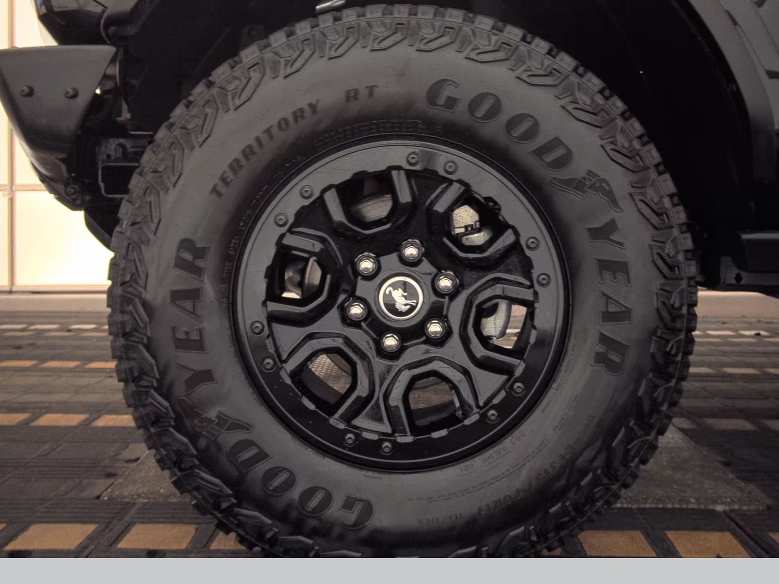 FORD BRONCO - 10