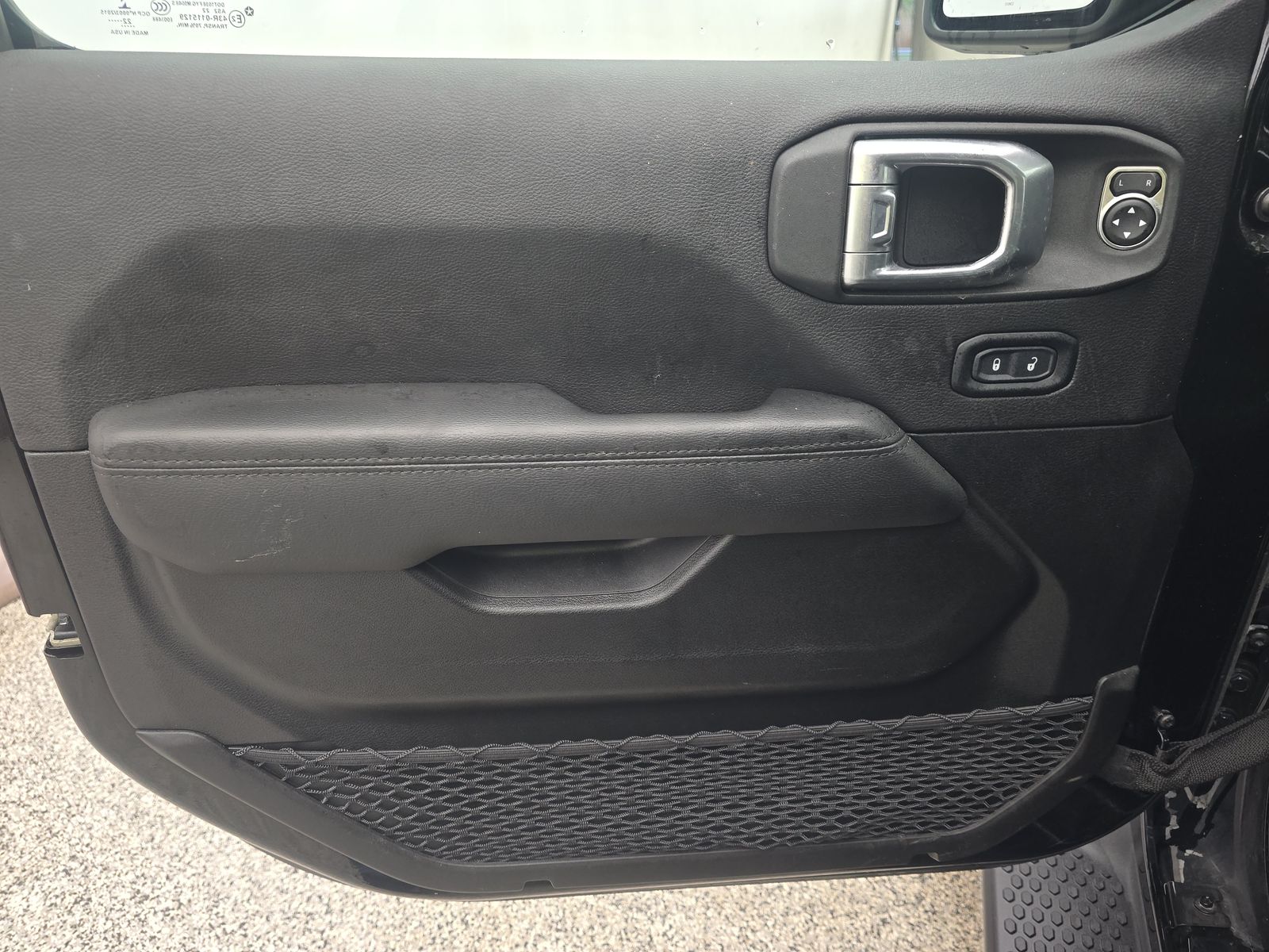 JEEP SAHARA ALT - 10