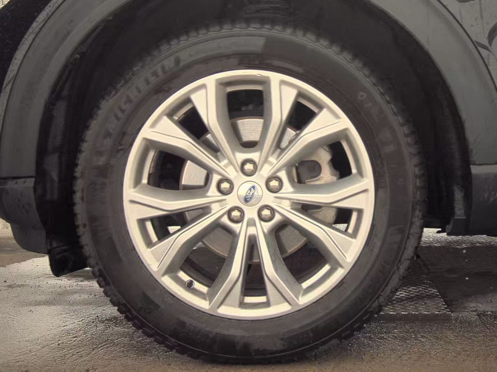 FORD EXPLORER - 10