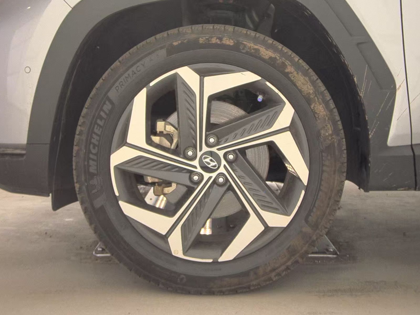 HYUNDAI LIMITED - 10