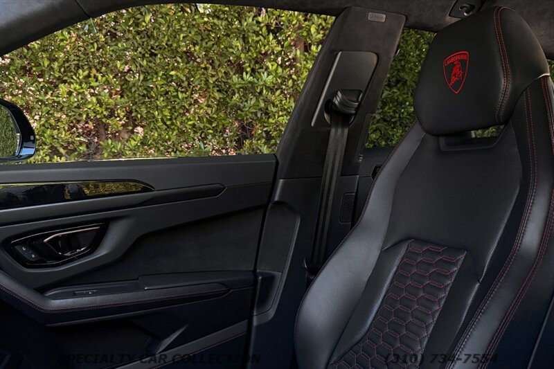 2021 Lamborghini Urus Base AWD