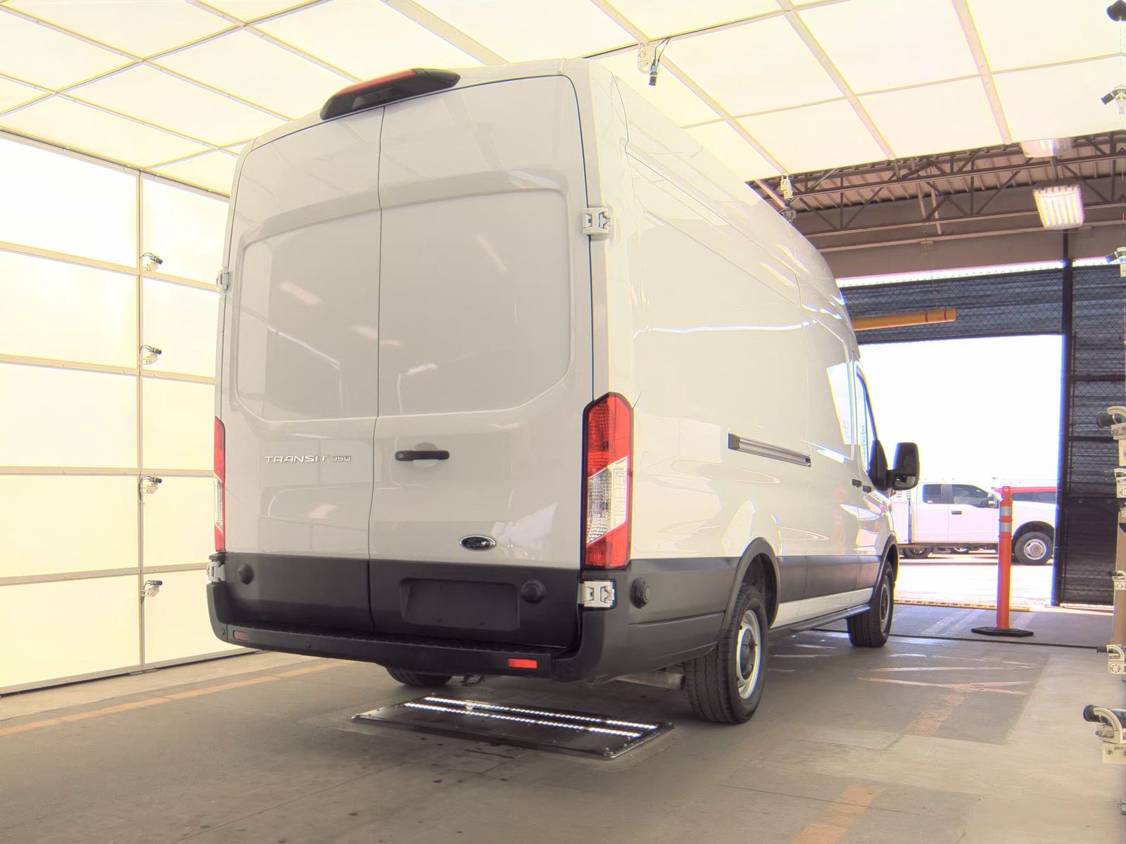 FORD TRANSIT 350 - 6