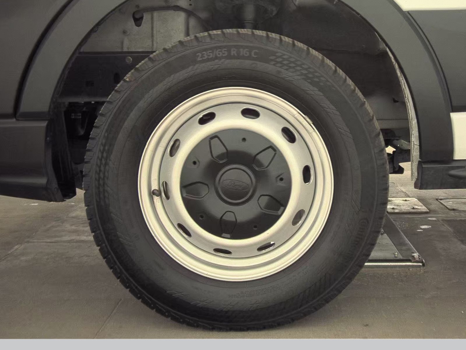 FORD TRANSIT 350 - 10