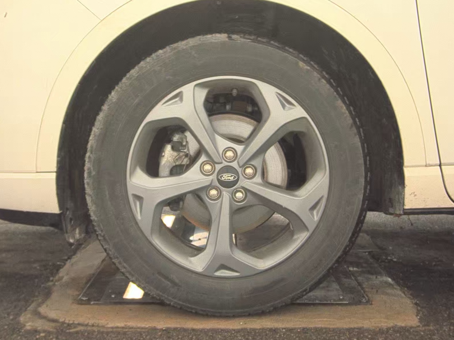 FORD ESCAPE - 10