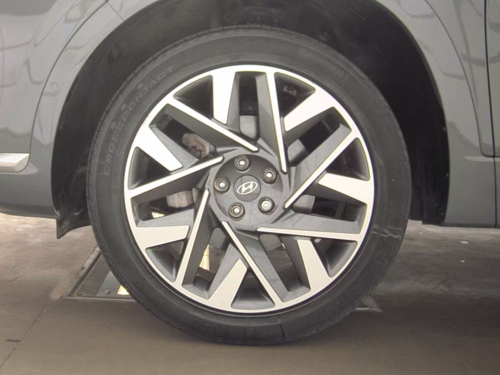 HYUNDAI CALLIGRAPH - 10