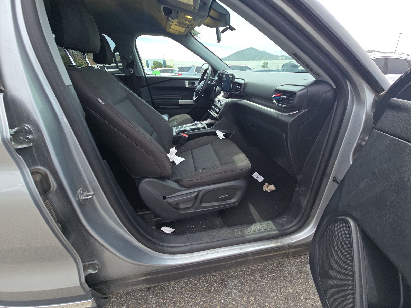 FORD EXPLORER - 9