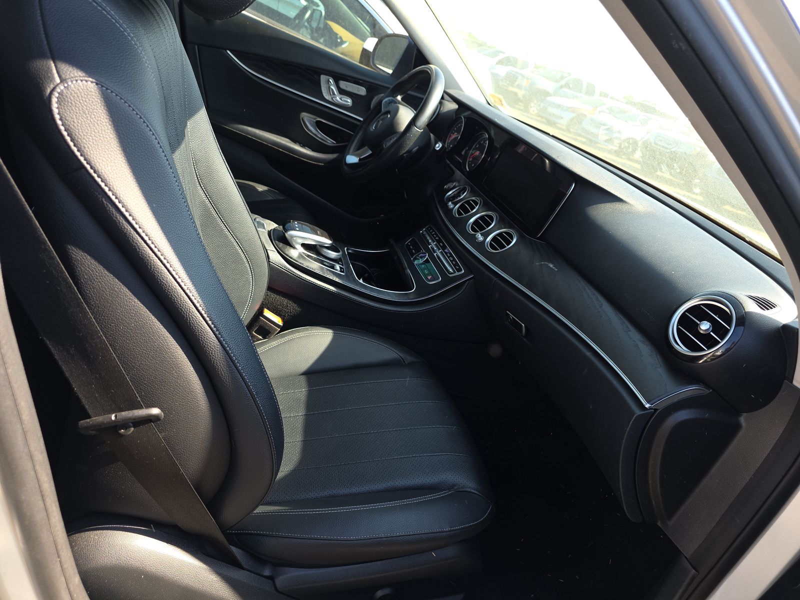 MERCEDES-BENZ E-CLASS - 9