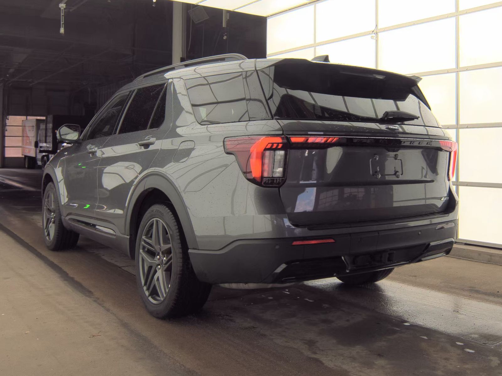 FORD EXPLORER - 9