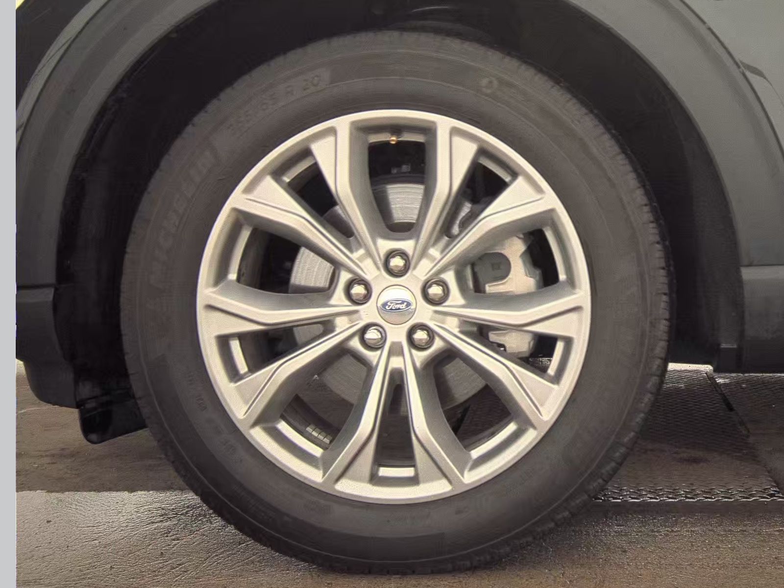 FORD EXPLORER - 10