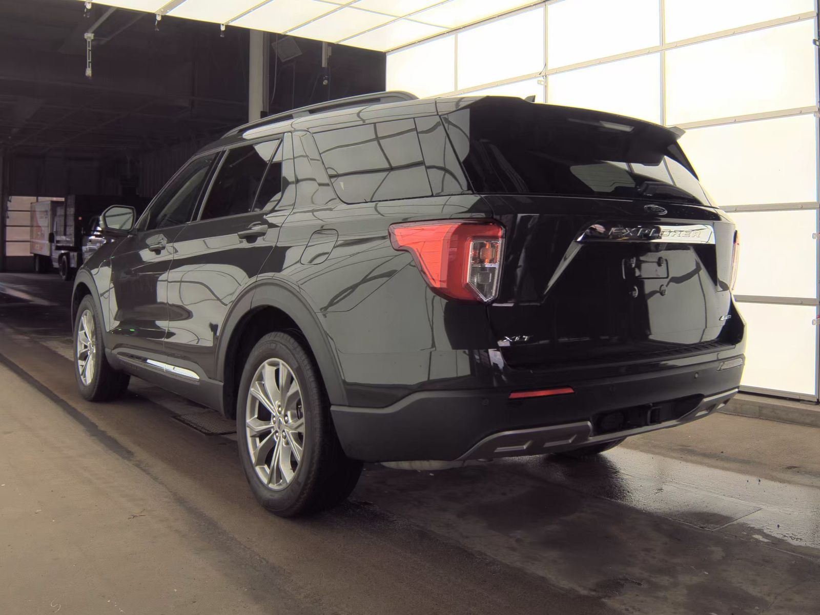 FORD EXPLORER - 9