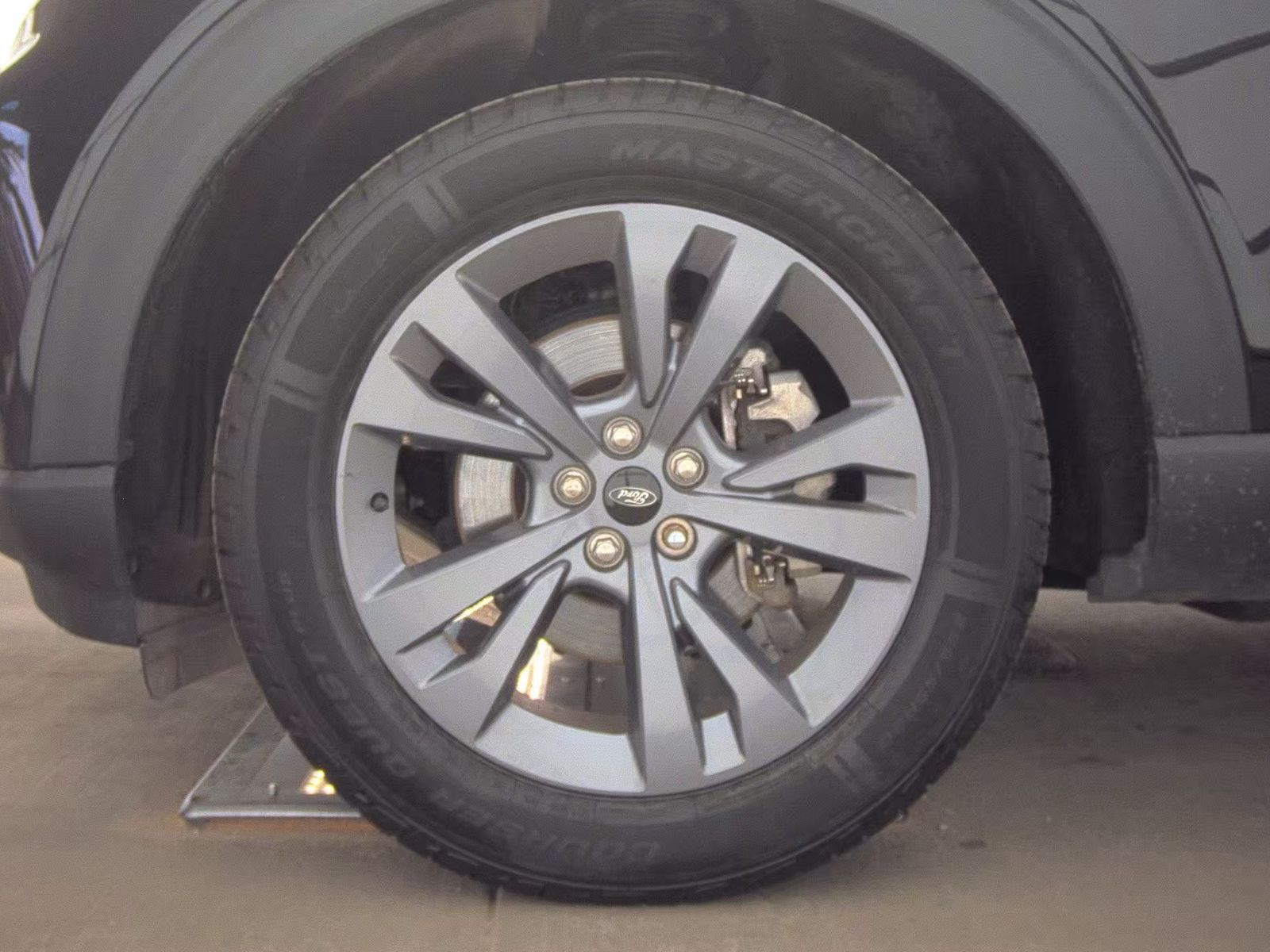 FORD EXPLORER - 10