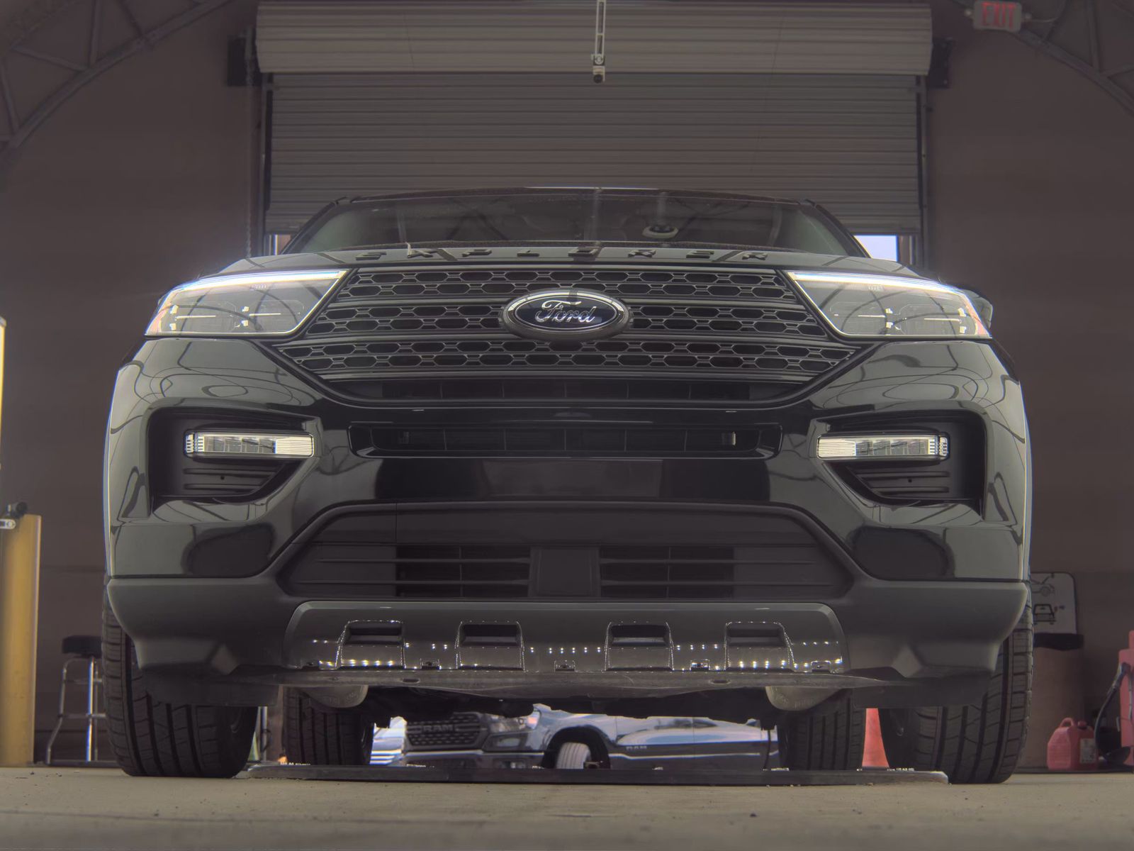 FORD EXPLORER - 4