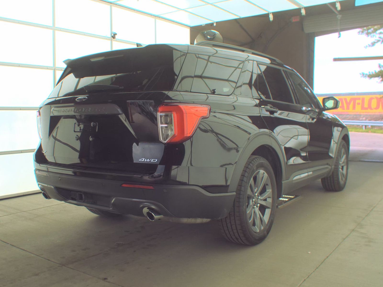 FORD EXPLORER - 6