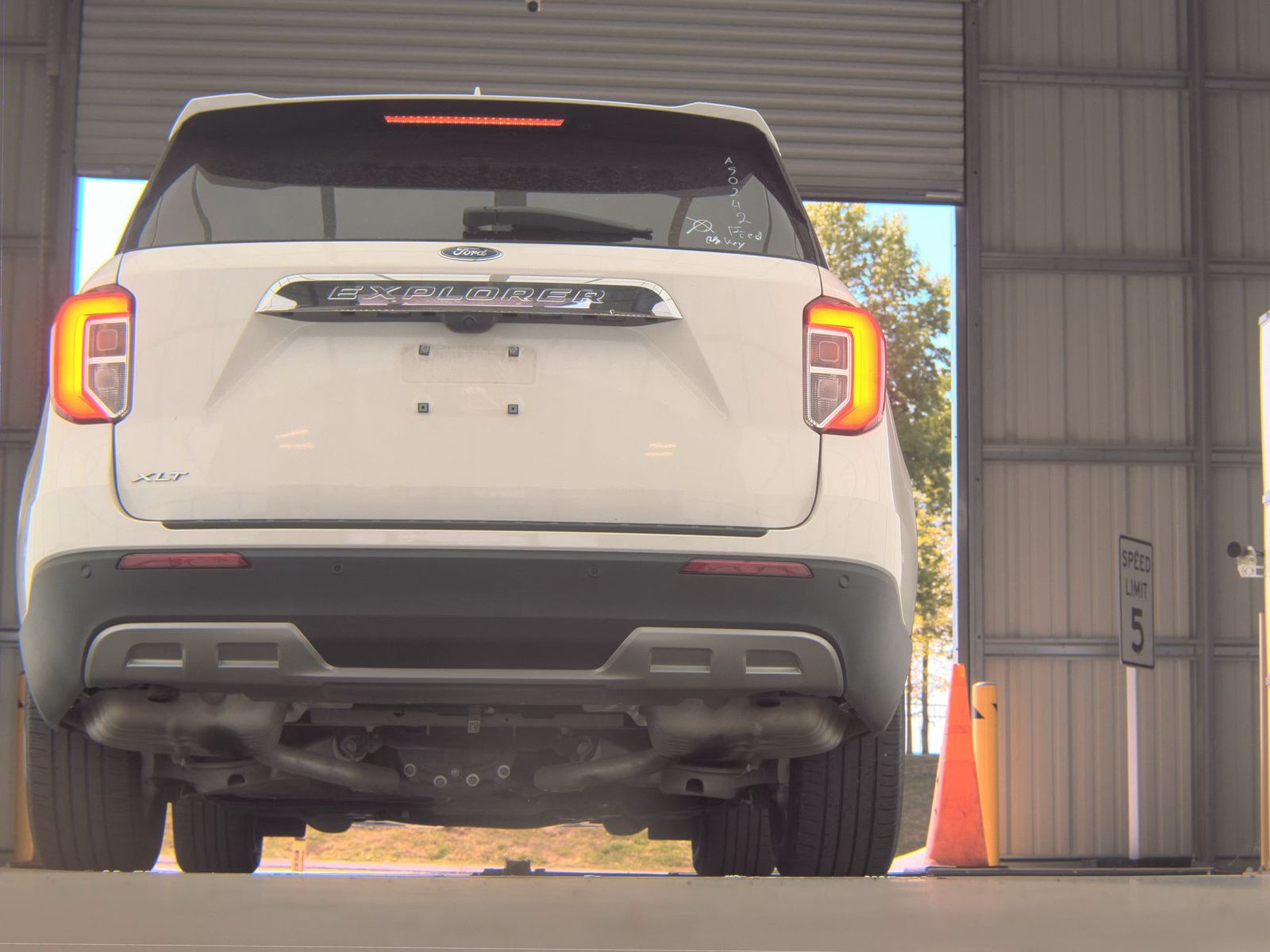FORD EXPLORER - 8