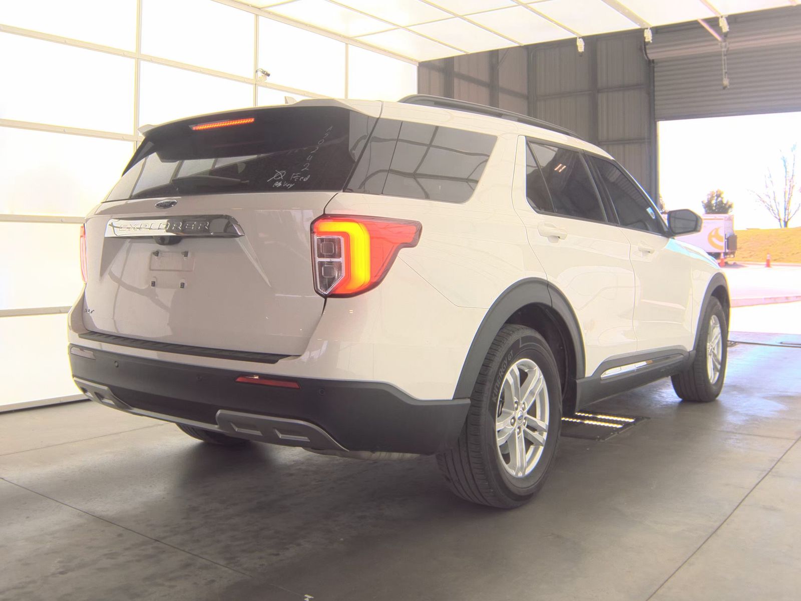 FORD EXPLORER - 6