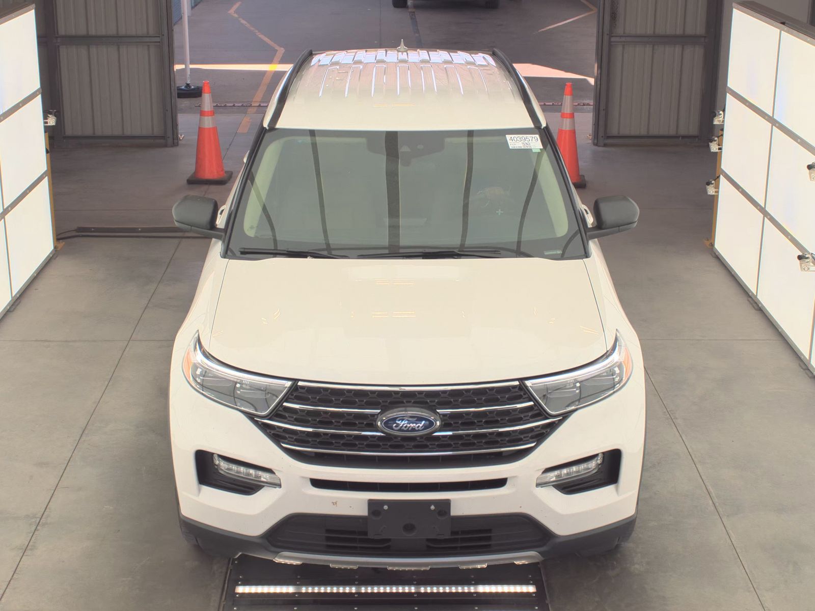FORD EXPLORER - 3