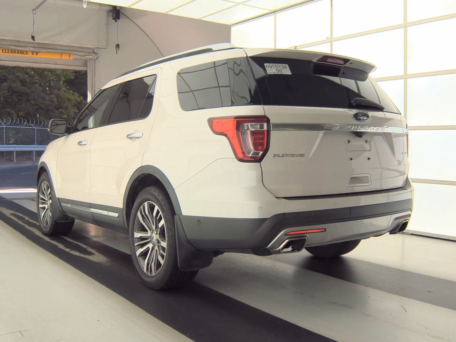 2017 Ford Explorer Platinum AWD