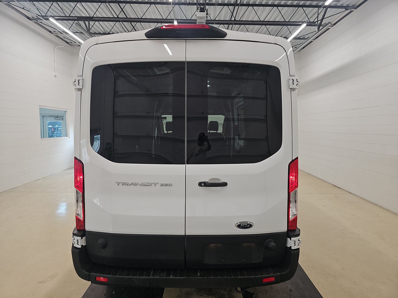 FORD TRANSIT 250 - 6