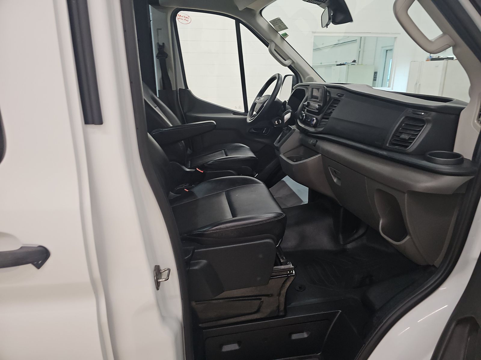 FORD TRANSIT 250 - 9