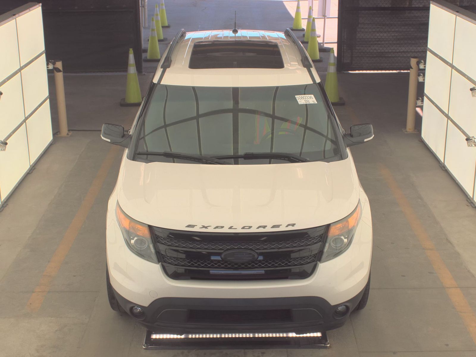 FORD EXPLORER - 3
