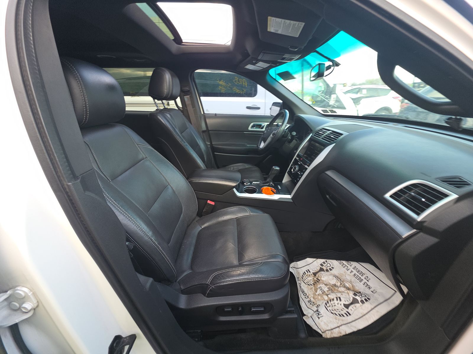 FORD EXPLORER - 9