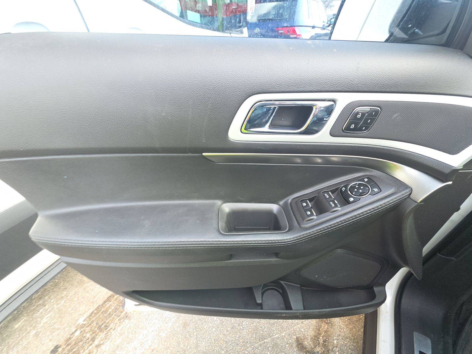 FORD EXPLORER - 10