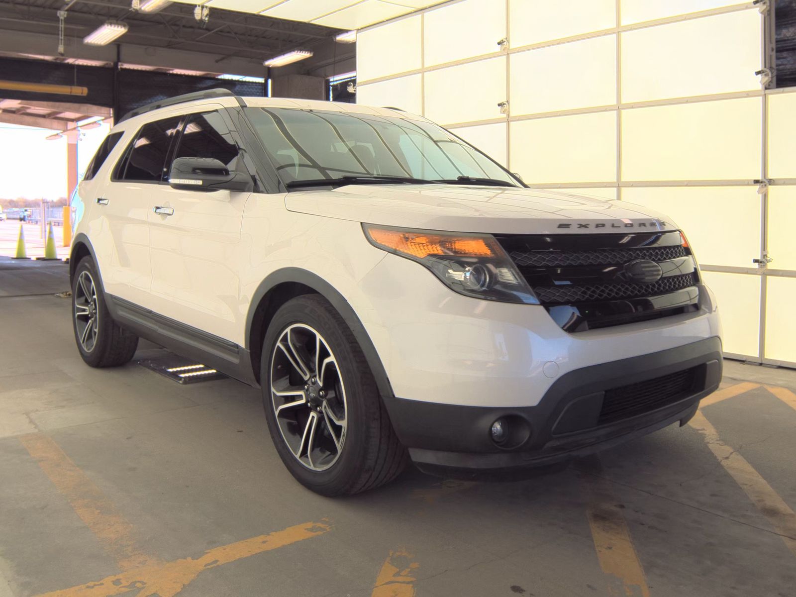 FORD EXPLORER - 4