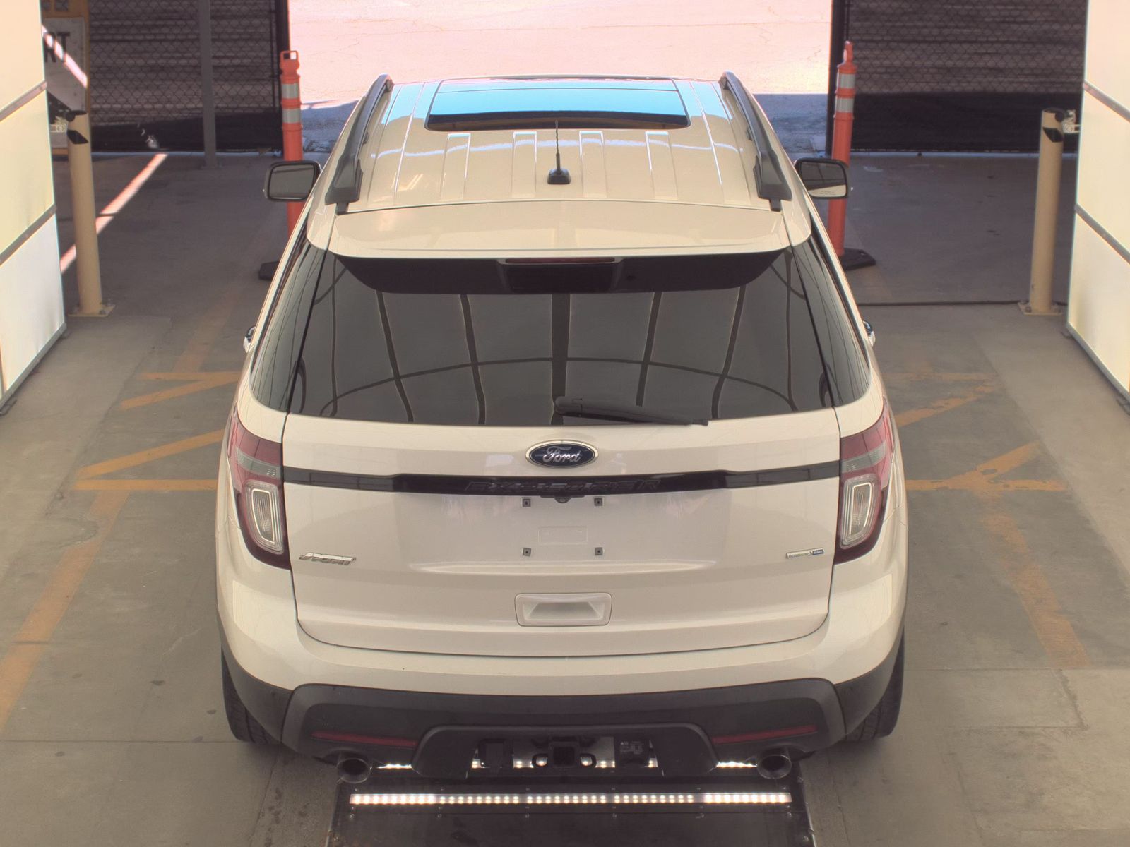 FORD EXPLORER - 6