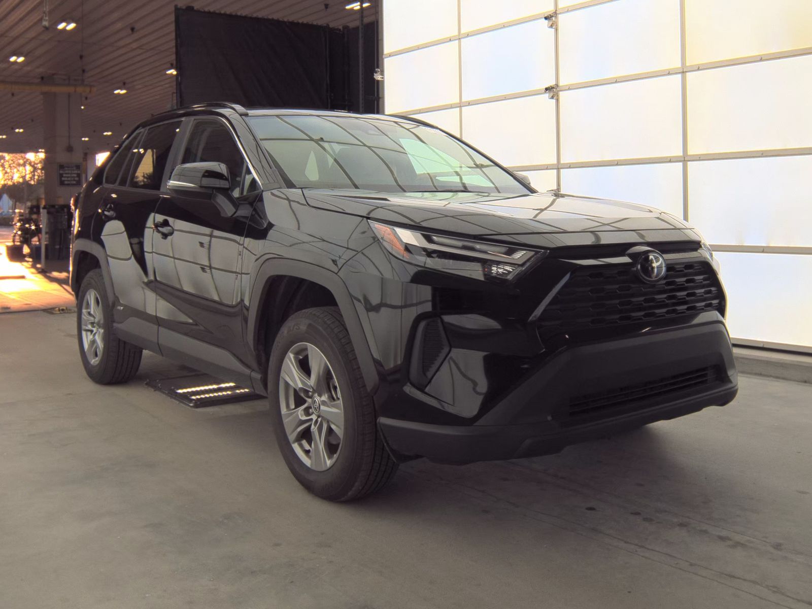 2025 Toyota RAV4 Hybrid LE AWD