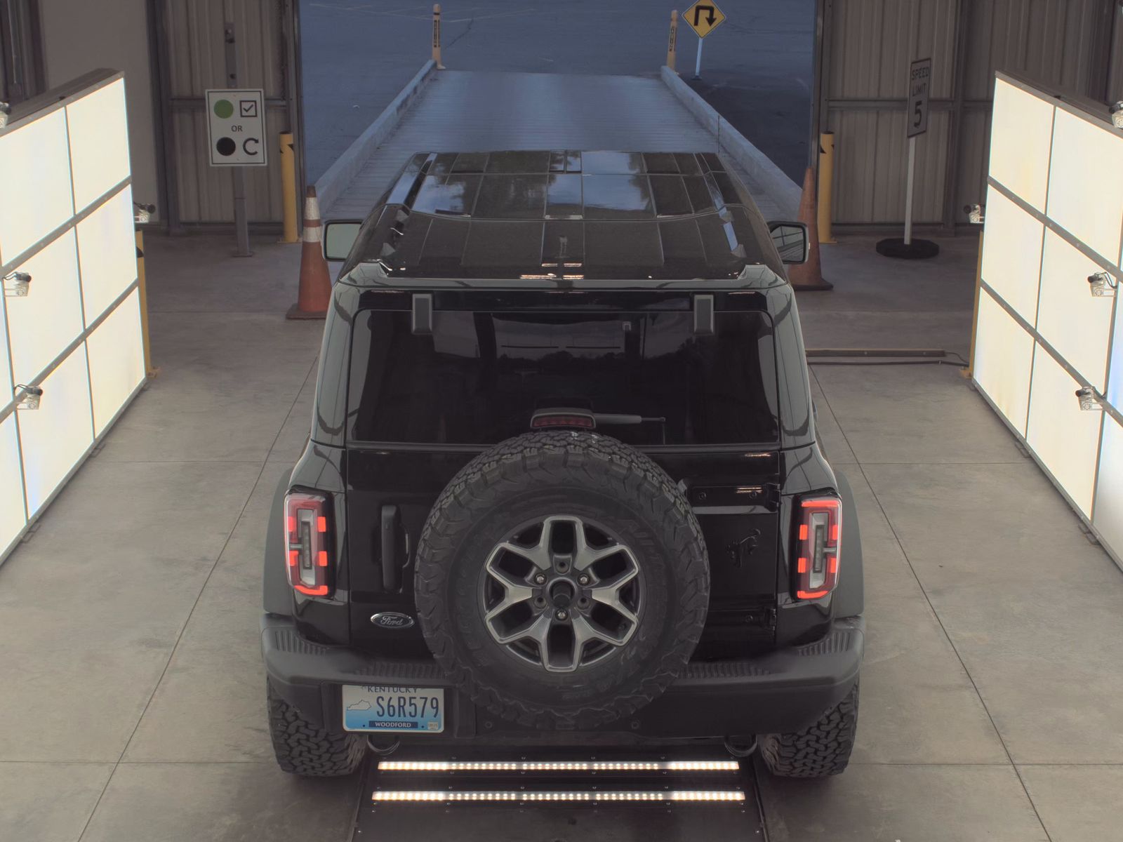 FORD BRONCO - 7