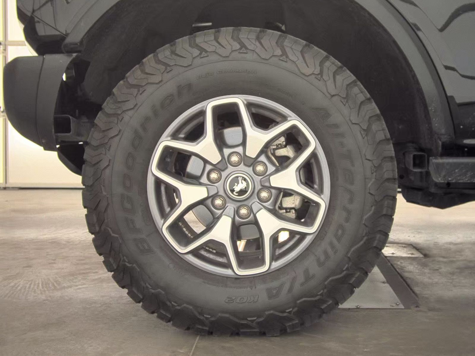 FORD BRONCO - 10