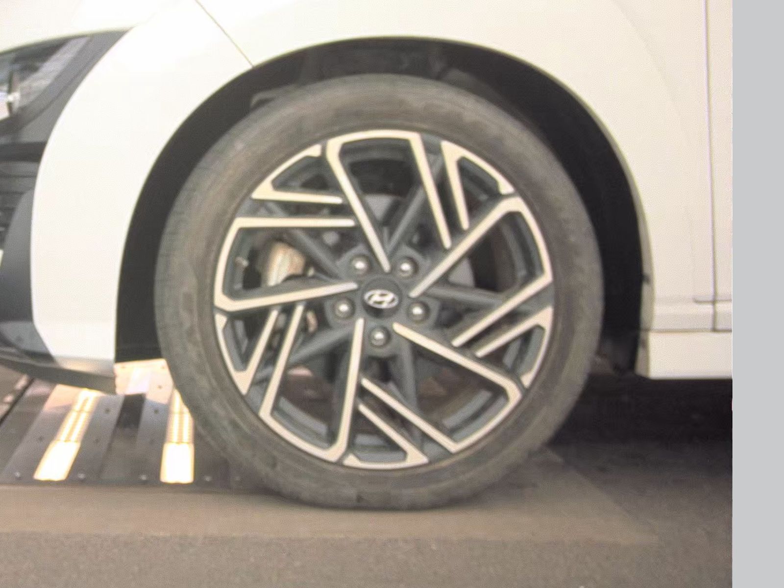 HYUNDAI ELANTRA - 10