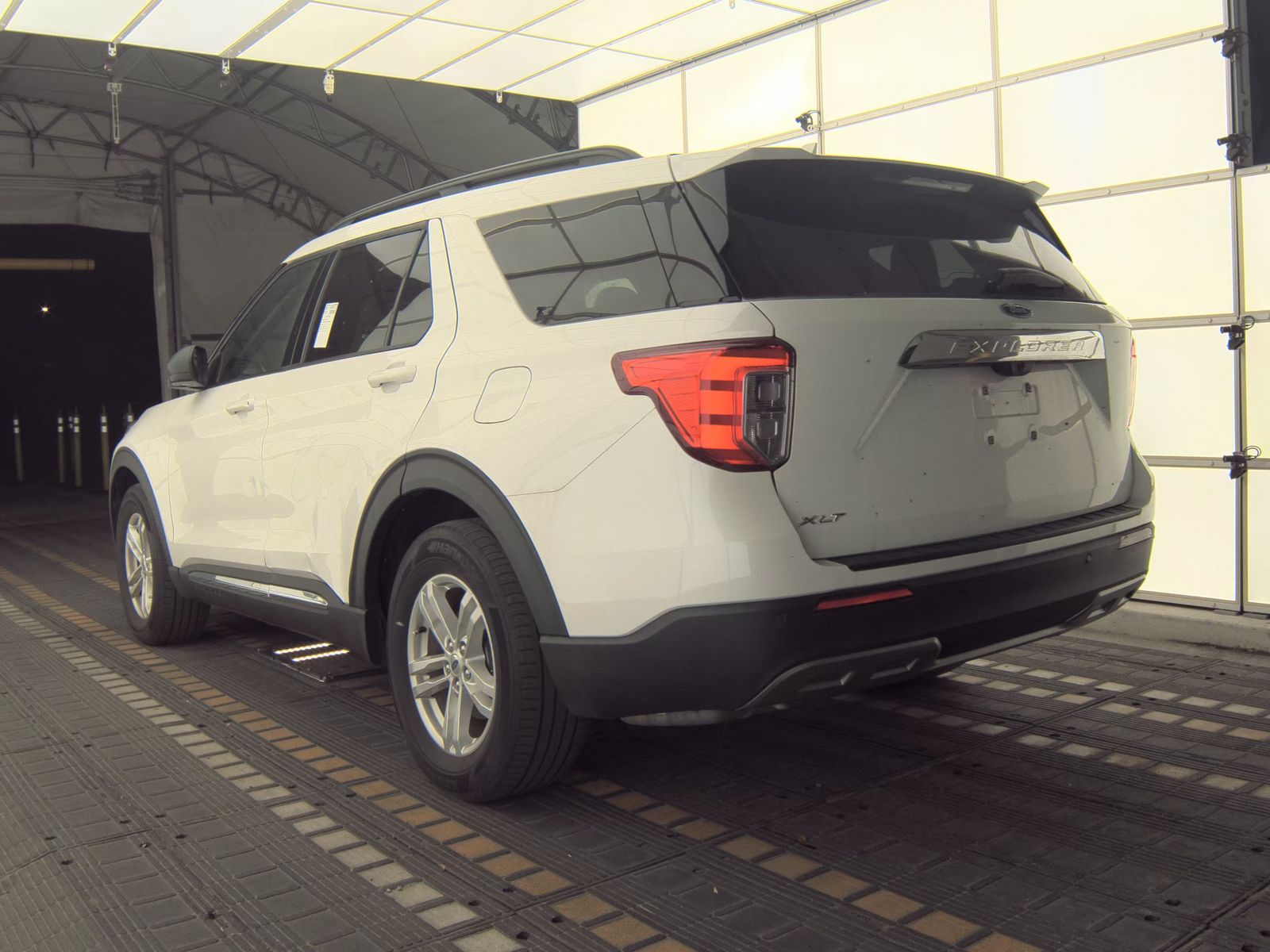 FORD EXPLORER - 9