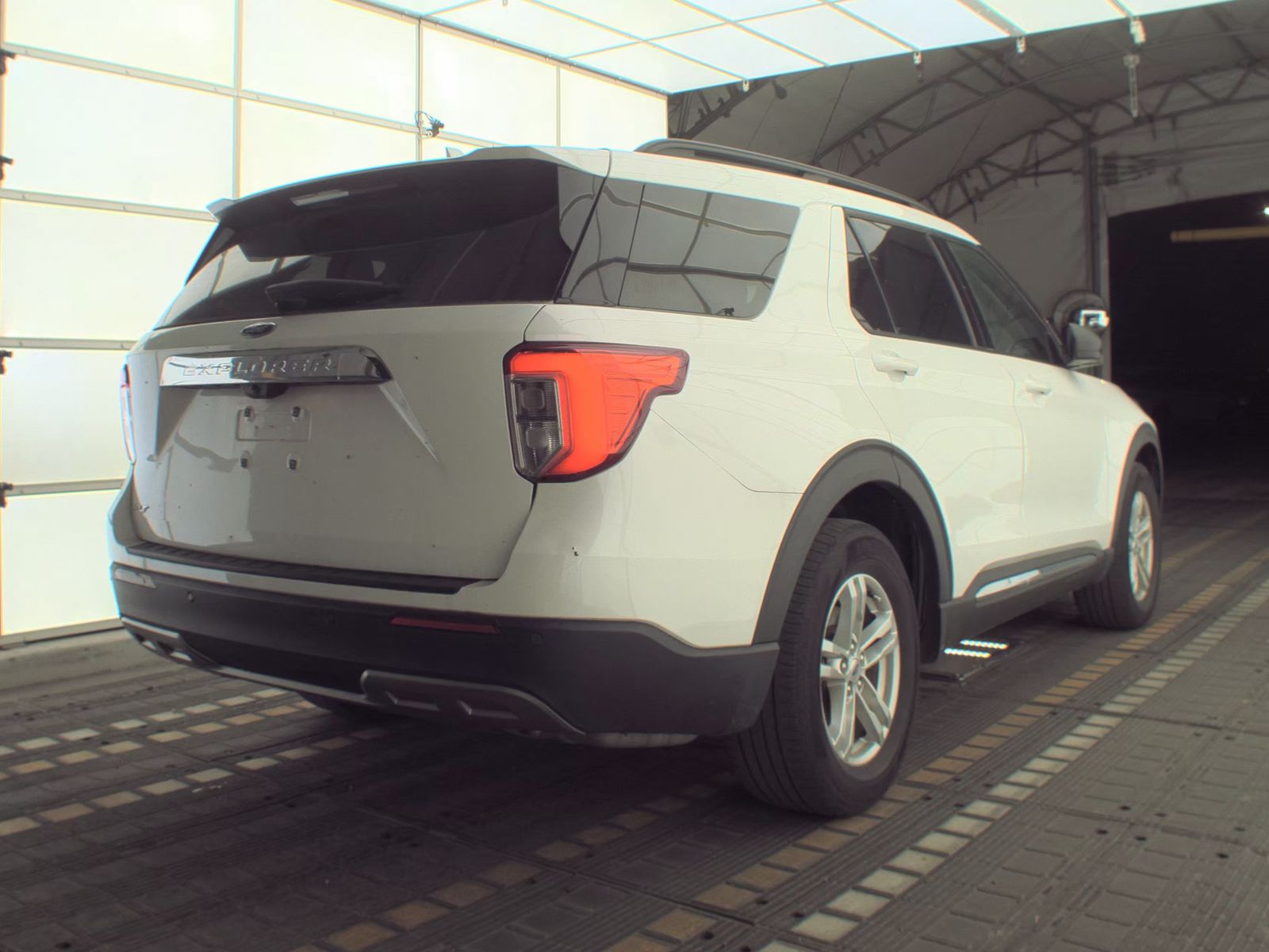 FORD EXPLORER - 6