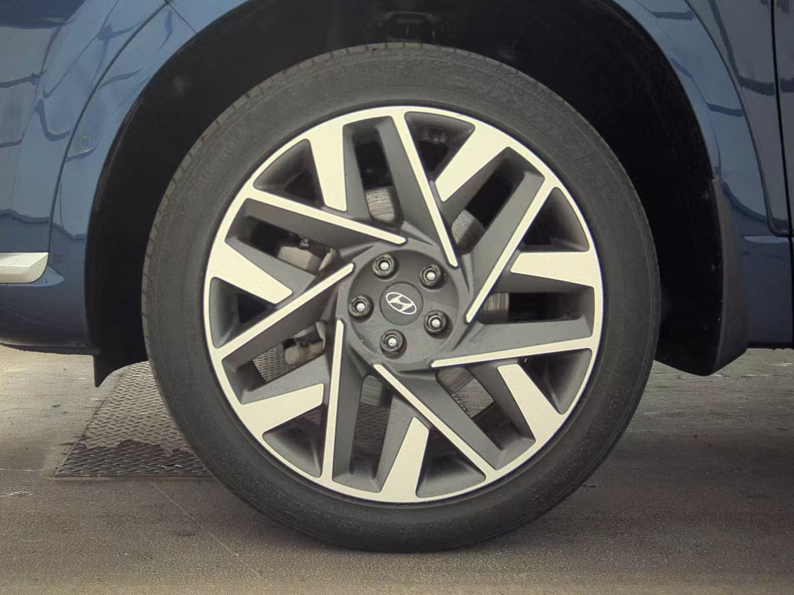 HYUNDAI CALLIGRAPH - 10