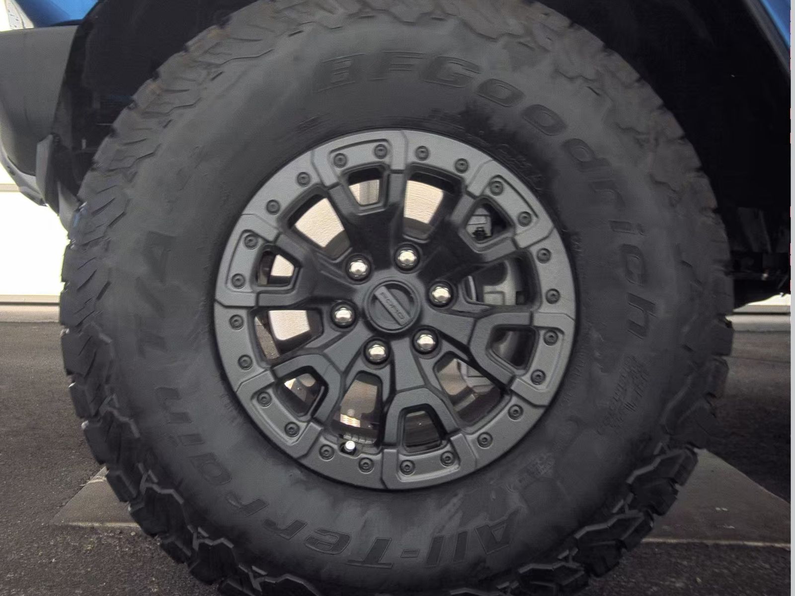FORD BRONCO - 10