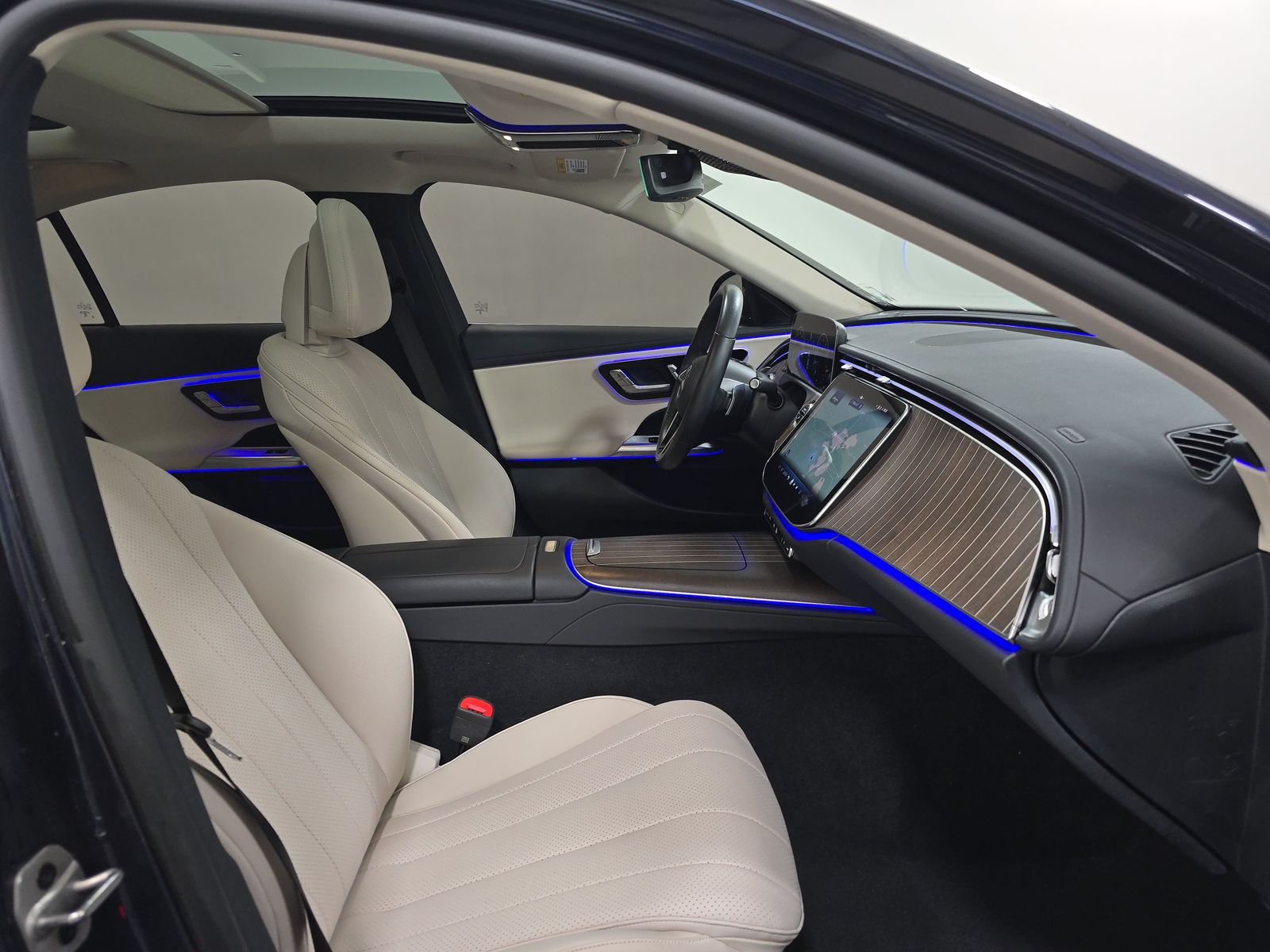 MERCEDES-BENZ E-CLASS - 9