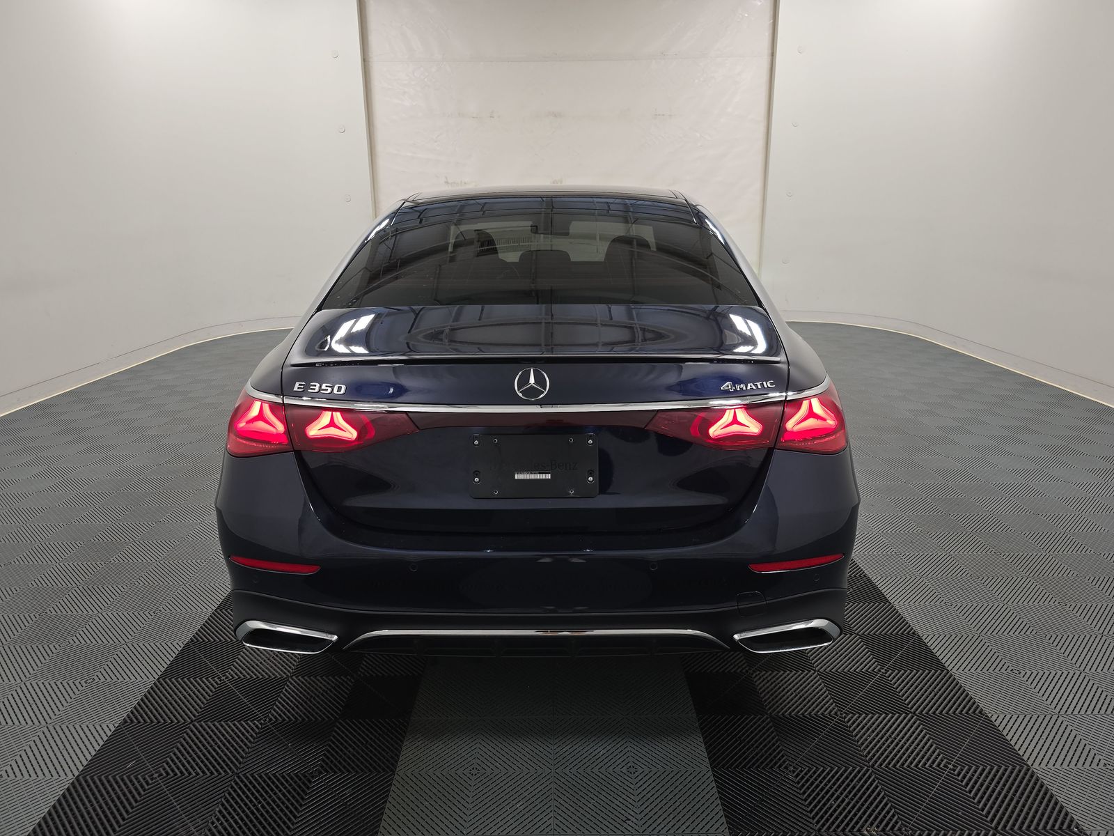 MERCEDES-BENZ E-CLASS - 6