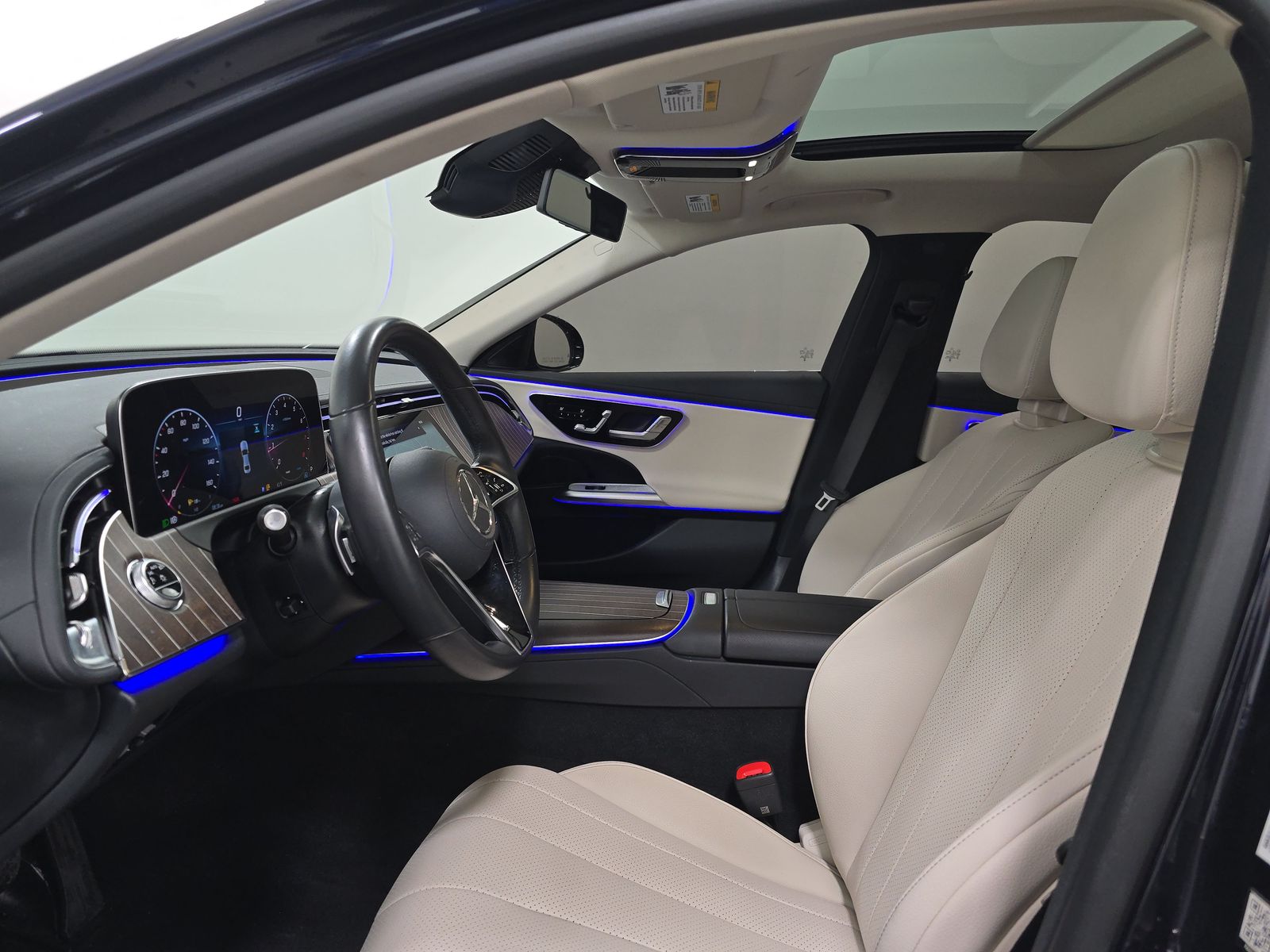 MERCEDES-BENZ E-CLASS - 8