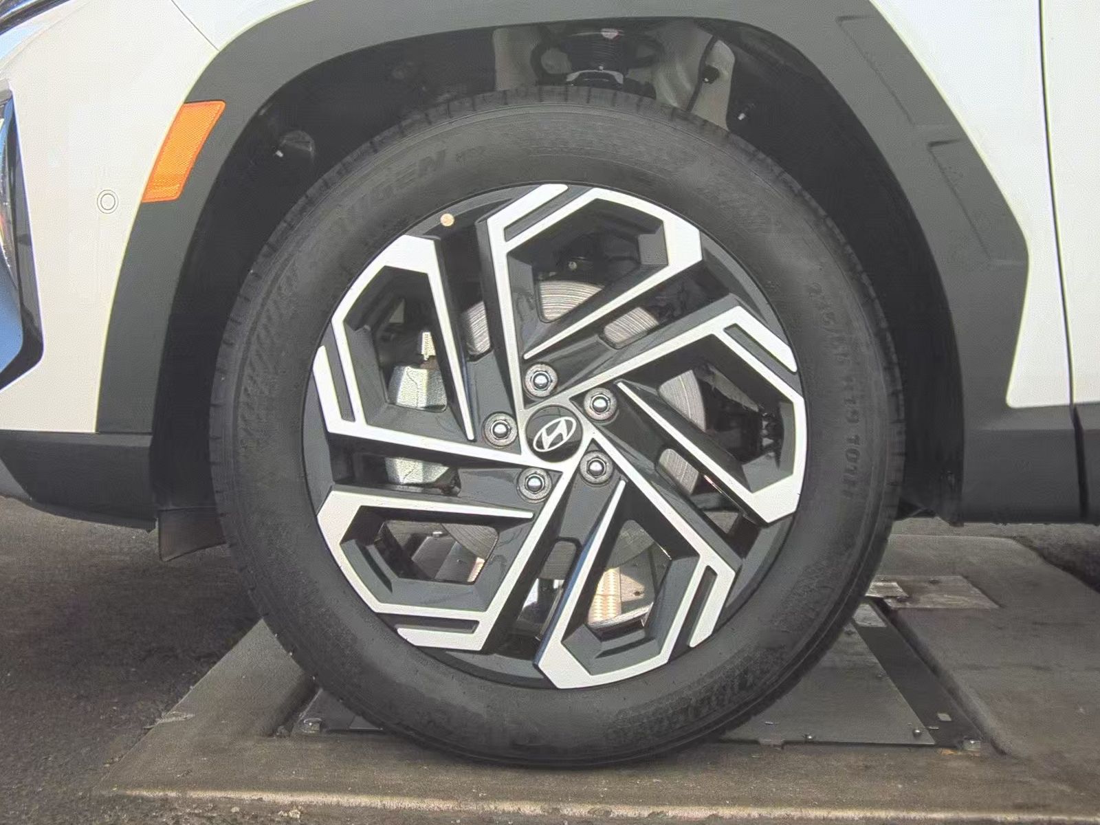 HYUNDAI UNKNOWN - 10