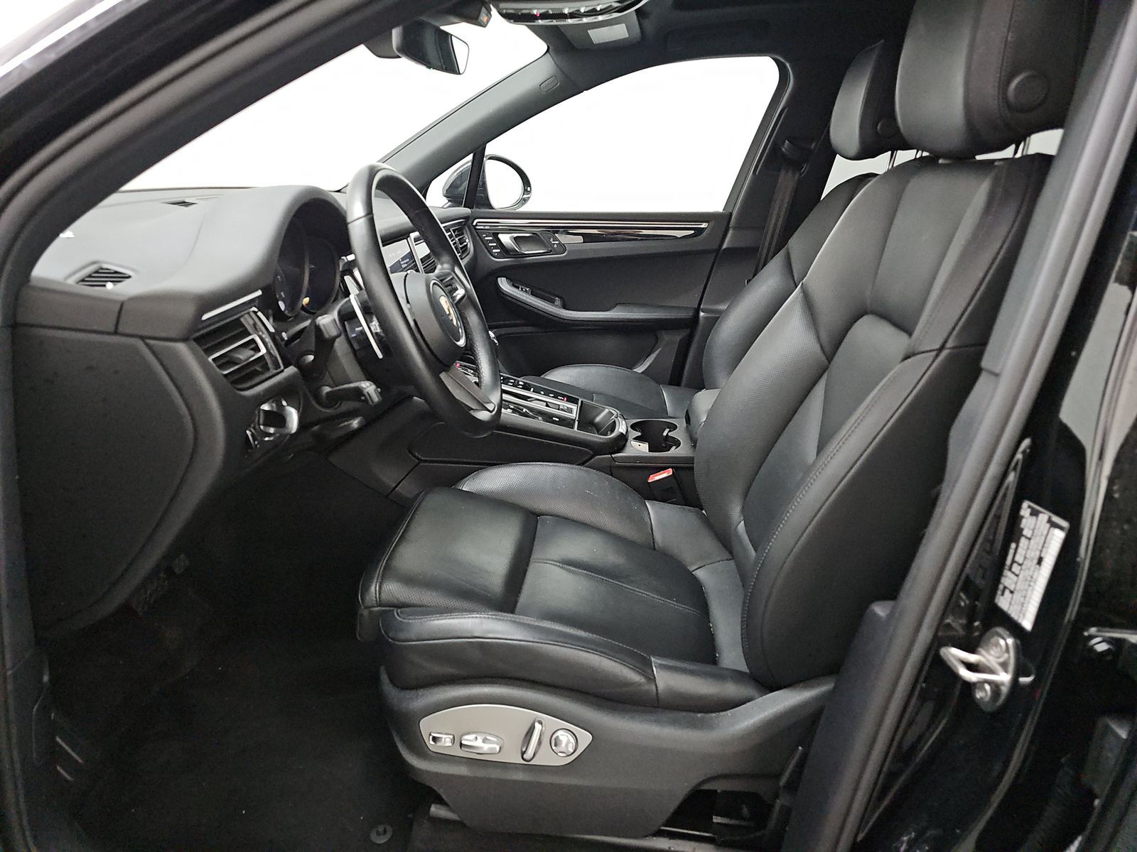 2023 Porsche Macan Base AWD