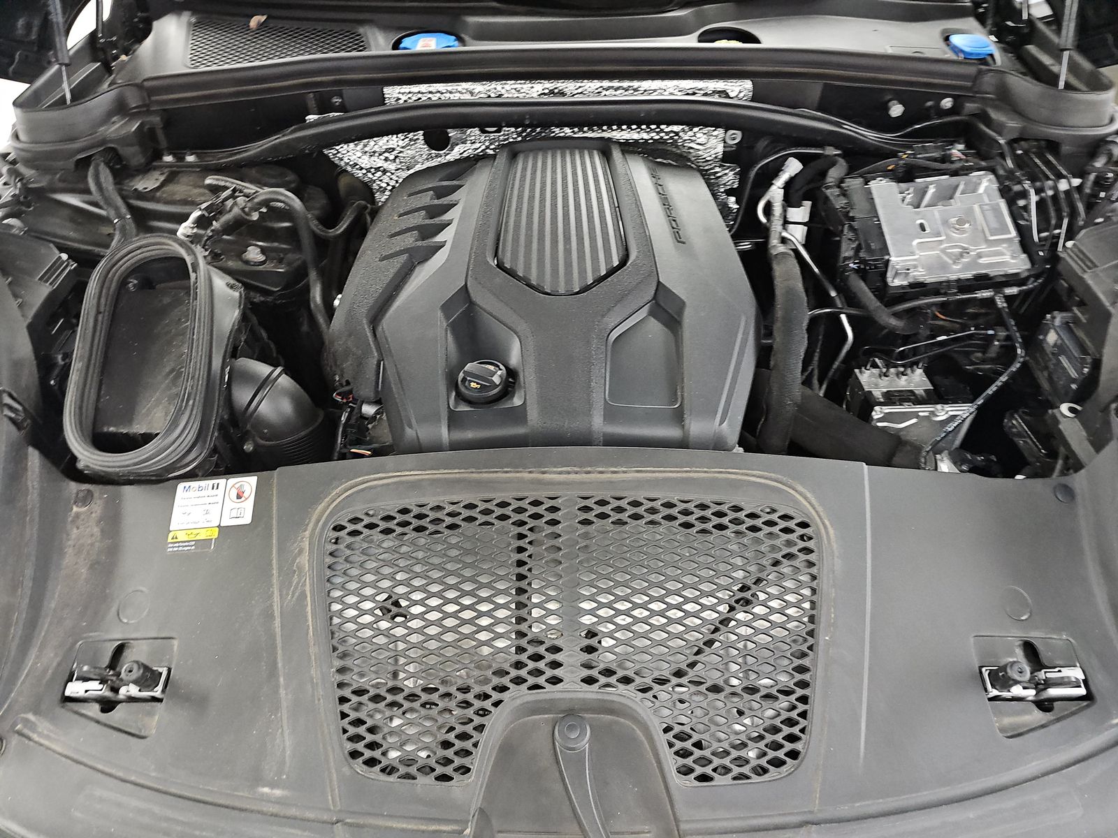 2023 Porsche Macan Base AWD