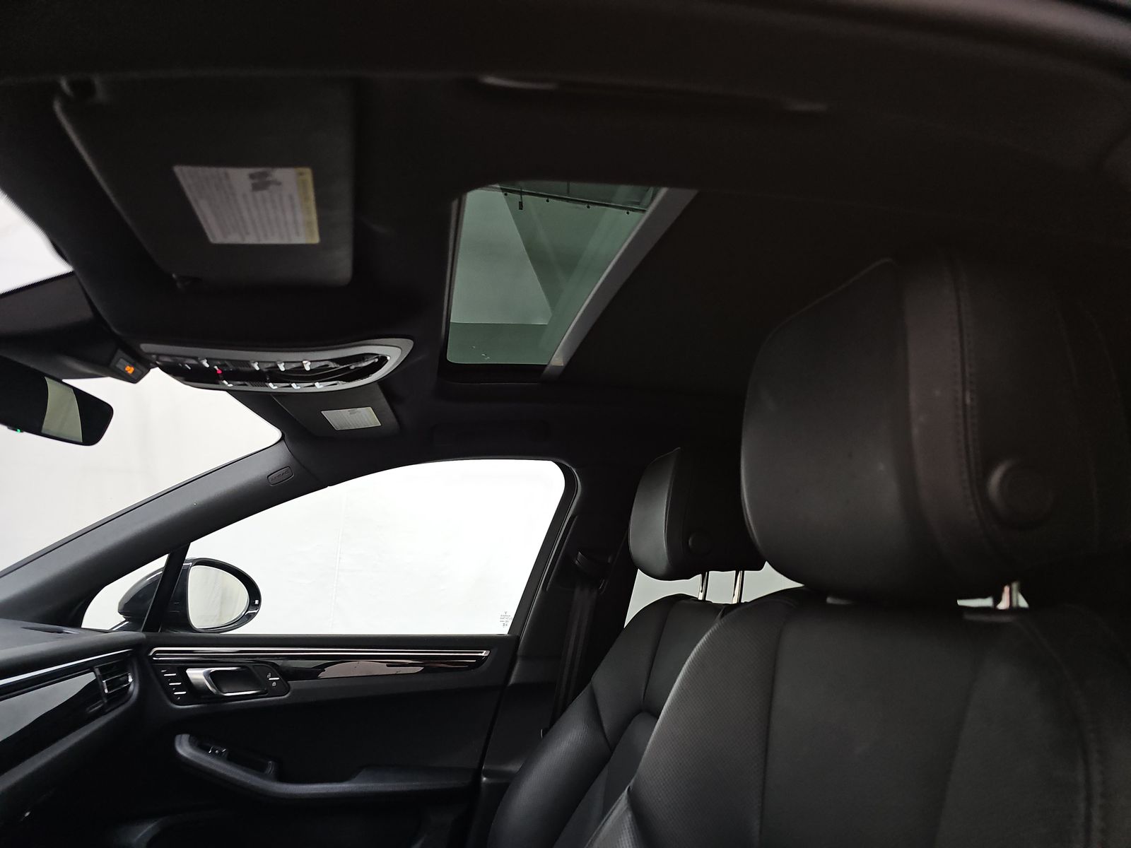 2023 Porsche Macan Base AWD