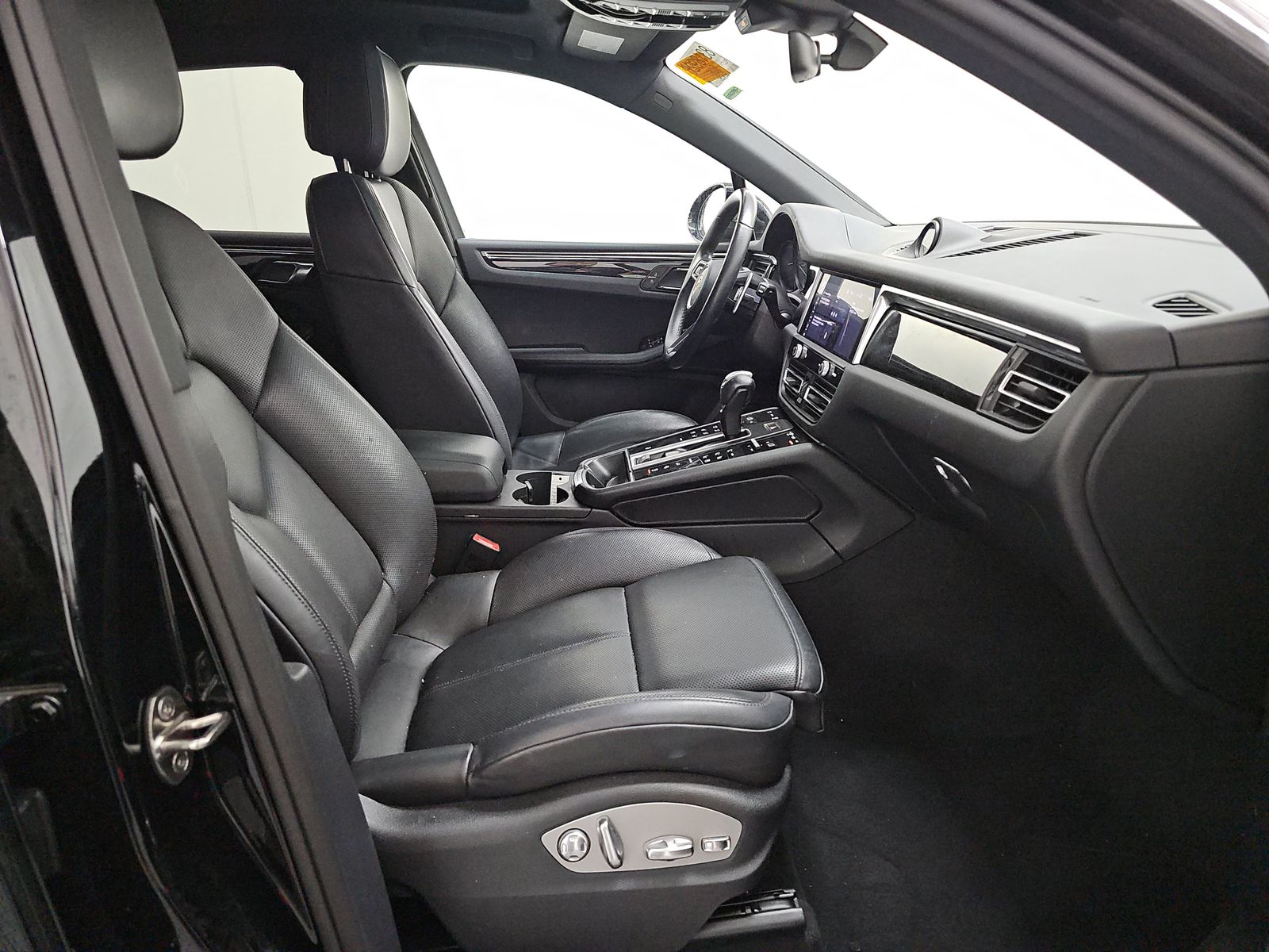 2023 Porsche Macan Base AWD