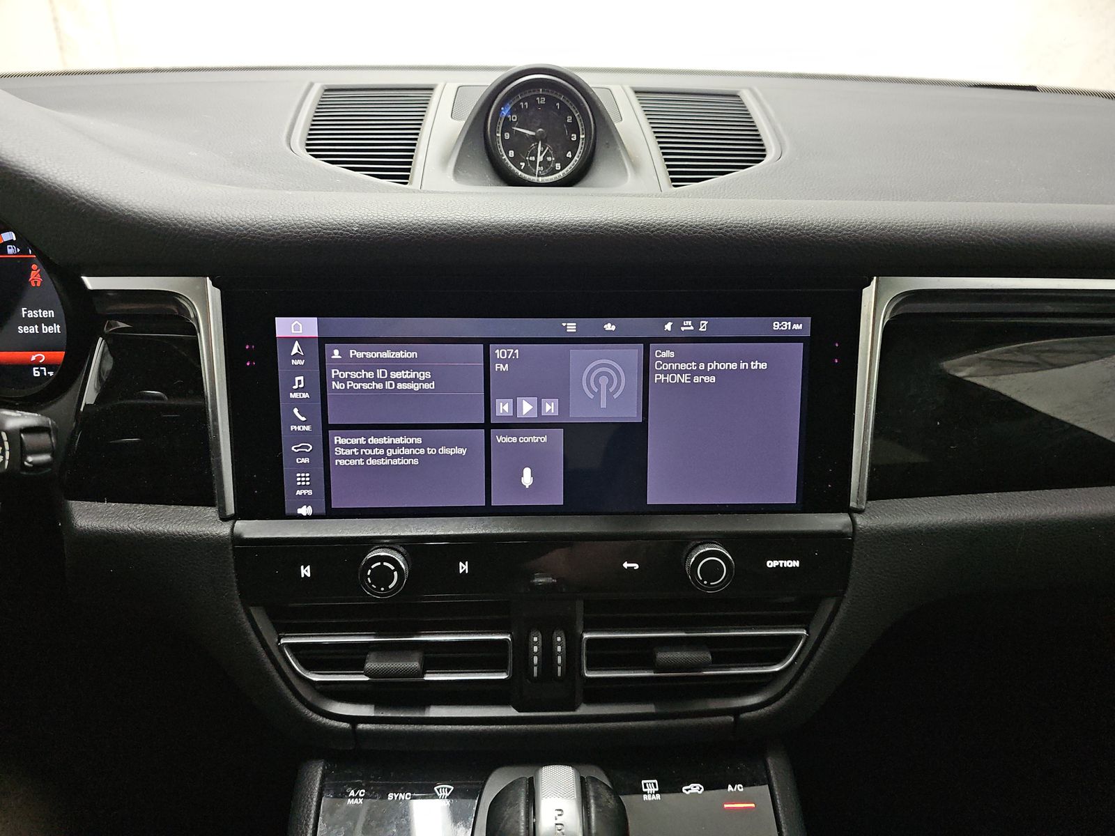 2023 Porsche Macan Base AWD