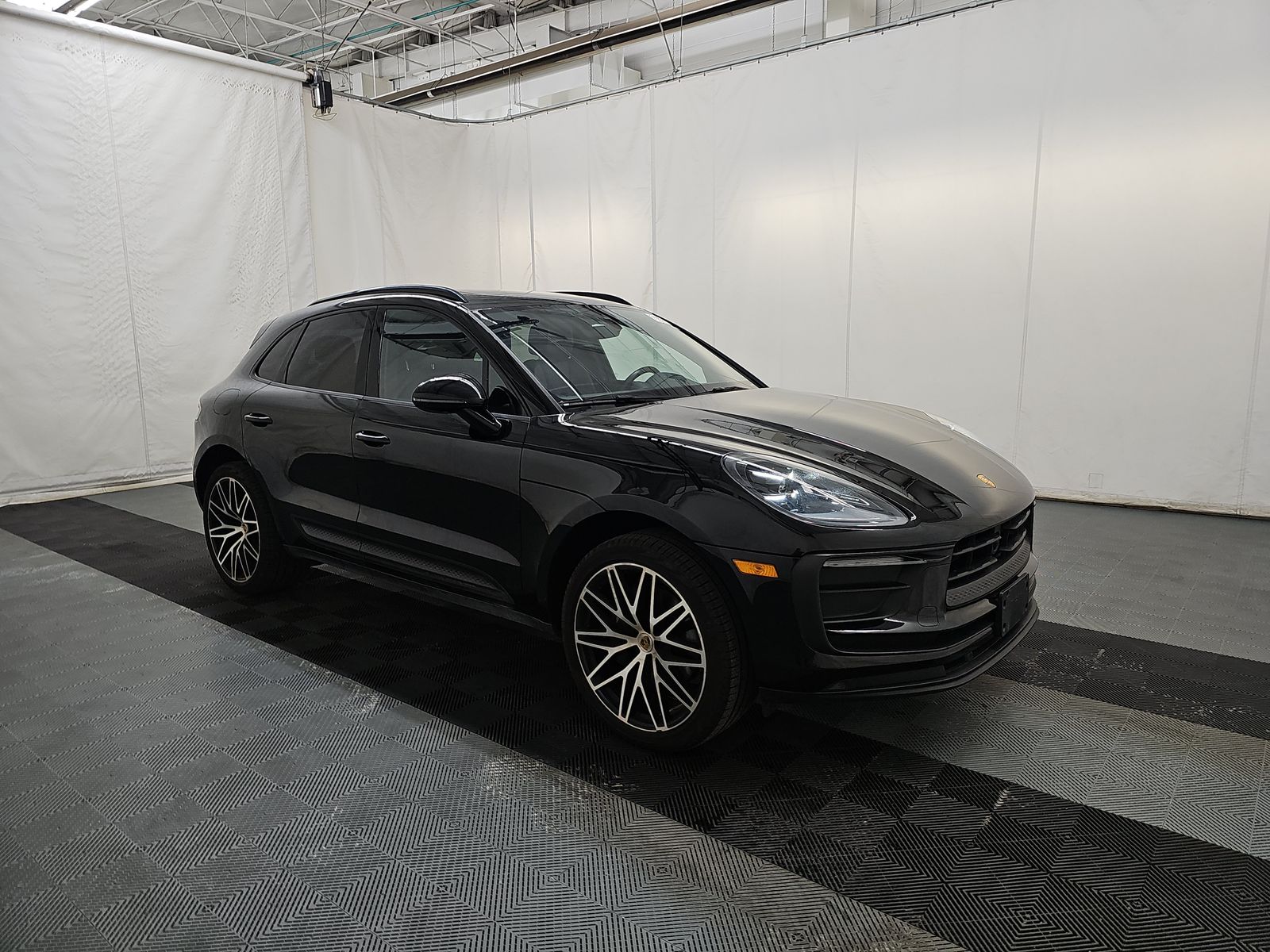 2023 Porsche Macan Base AWD