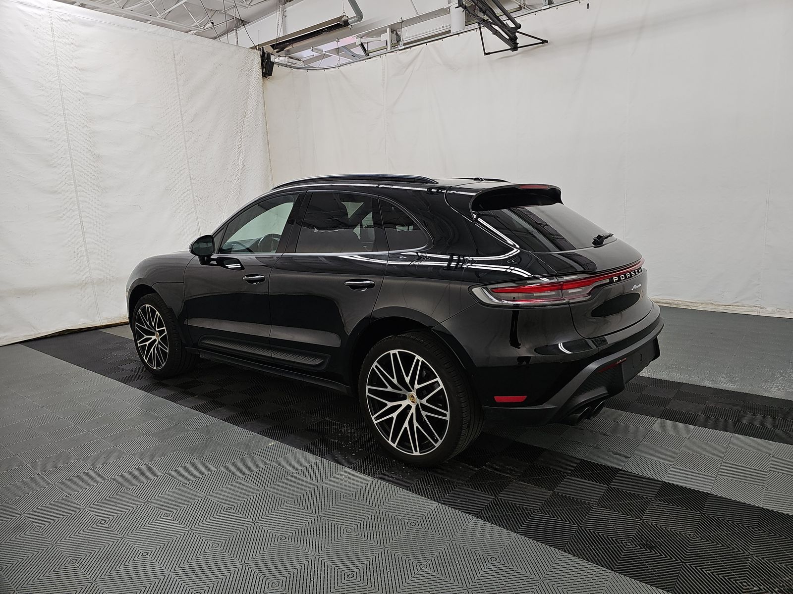 2023 Porsche Macan Base AWD