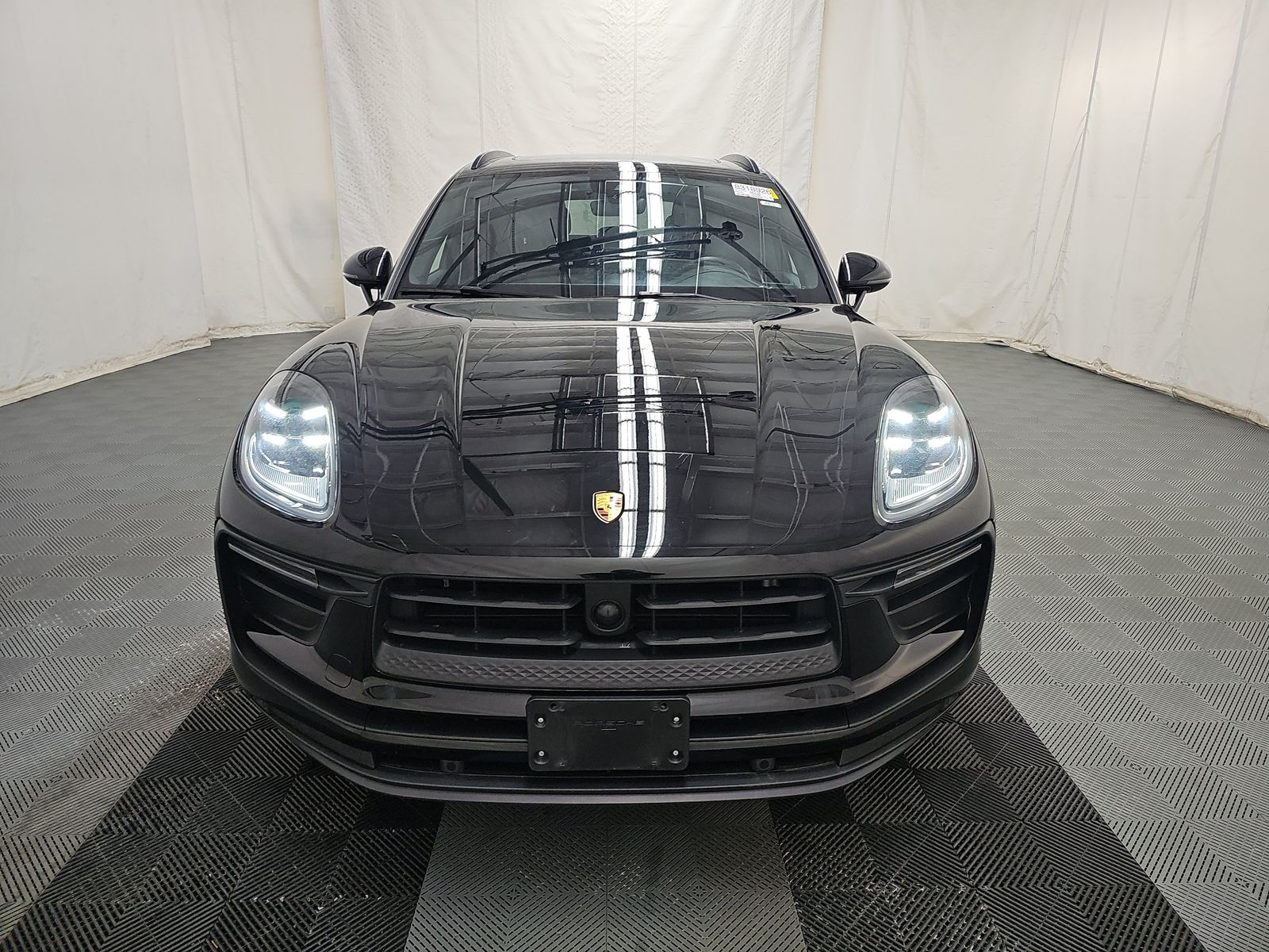 2023 Porsche Macan Base AWD