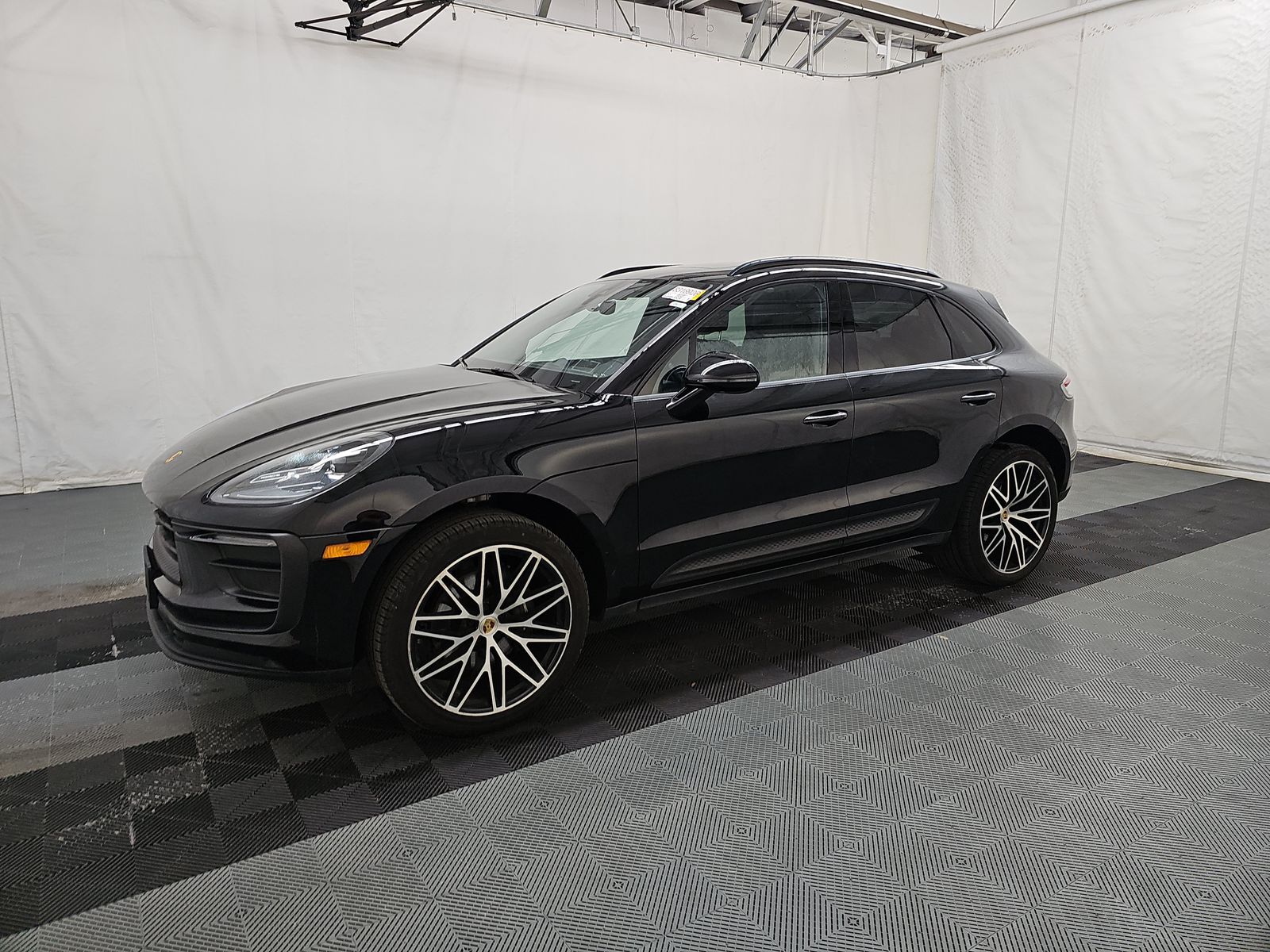 2023 Porsche Macan Base AWD