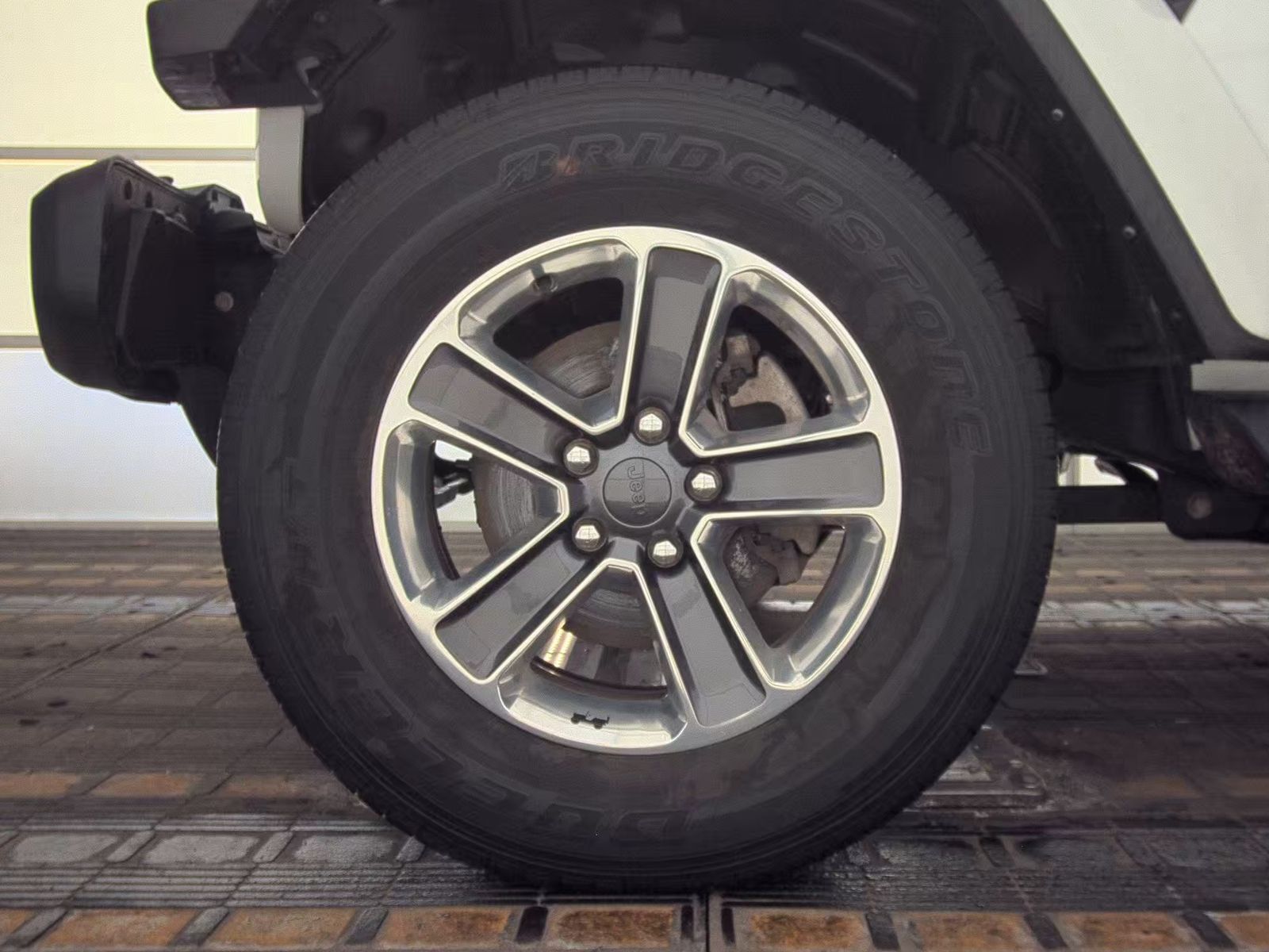 JEEP UNLIMITED SAHARA - 10